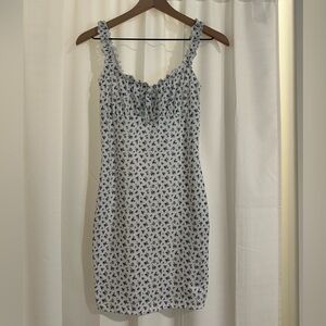 SHEIN White Floral Dresss